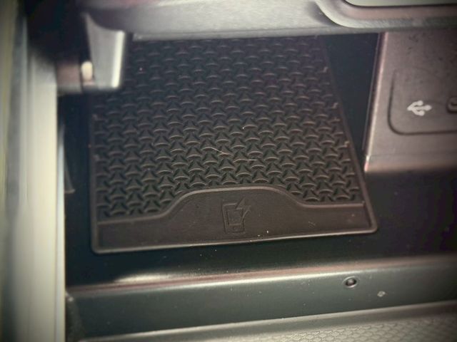 全新MBUX多媒體，數位儀表板，科技感爆棚｜不用200萬｜AMG夜色、48V輕油電、摸門、免鑰匙、360環景、前後雷達  第15張相片