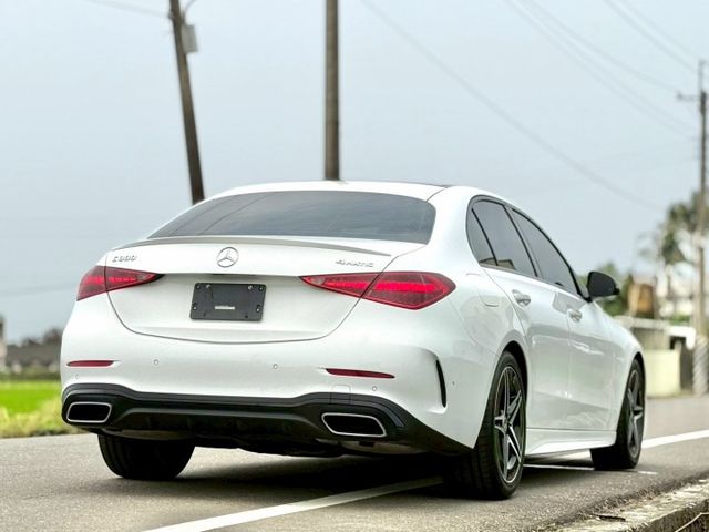 全新MBUX多媒體，數位儀表板，科技感爆棚｜不用200萬｜AMG夜色、48V輕油電、摸門、免鑰匙、360環景、前後雷達  第18張相片