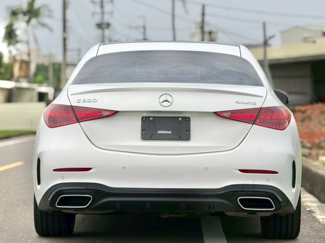 全新MBUX多媒體，數位儀表板，科技感爆棚｜不用200萬｜AMG夜色、48V輕油電、摸門、免鑰匙、360環景、前後雷達  第19張相片