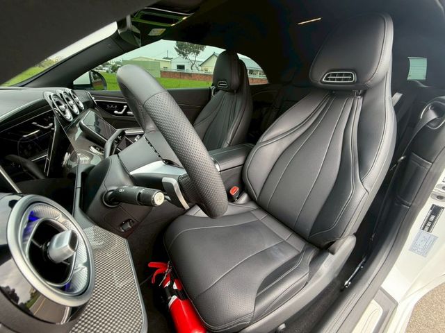 電動敞篷｜四座實用｜好開好停｜稀有釋出｜AMG、48V輕油電、摸門、免鑰匙、P20、雙前座頸部暖氣、方向盤加熱  第7張相片