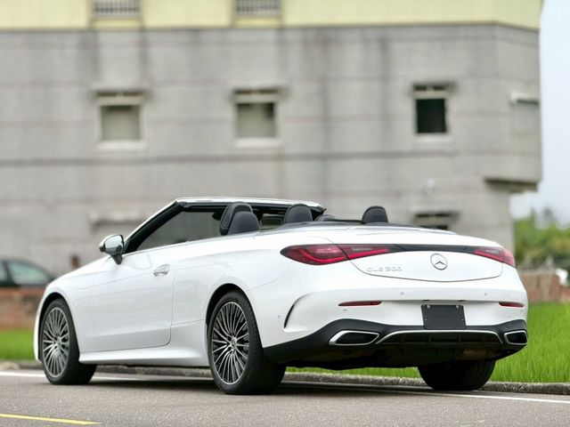 電動敞篷｜四座實用｜好開好停｜稀有釋出｜AMG、48V輕油電、摸門、免鑰匙、P20、雙前座頸部暖氣、方向盤加熱  第19張相片