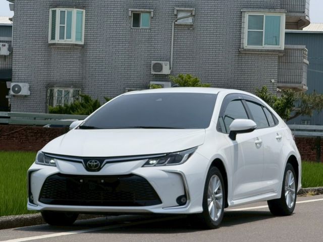 24年式｜超省油神車好養好開妥｜善率高｜摸門、免鑰匙、ACC、抬顯、前後雷達、倒車顯影​、恆溫空調  第2張相片