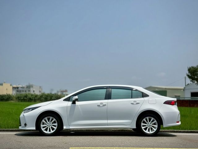 24年式｜超省油神車好養好開妥｜善率高｜摸門、免鑰匙、ACC、抬顯、前後雷達、倒車顯影​、恆溫空調  第4張相片