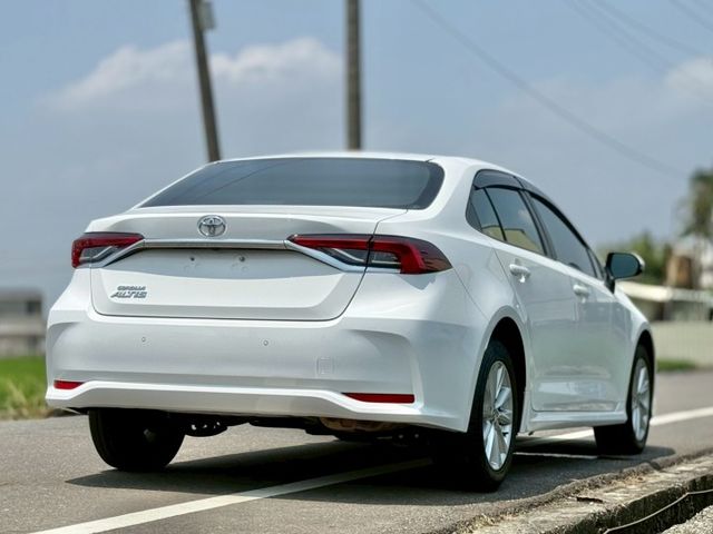 24年式｜超省油神車好養好開妥｜善率高｜摸門、免鑰匙、ACC、抬顯、前後雷達、倒車顯影​、恆溫空調  第16張相片