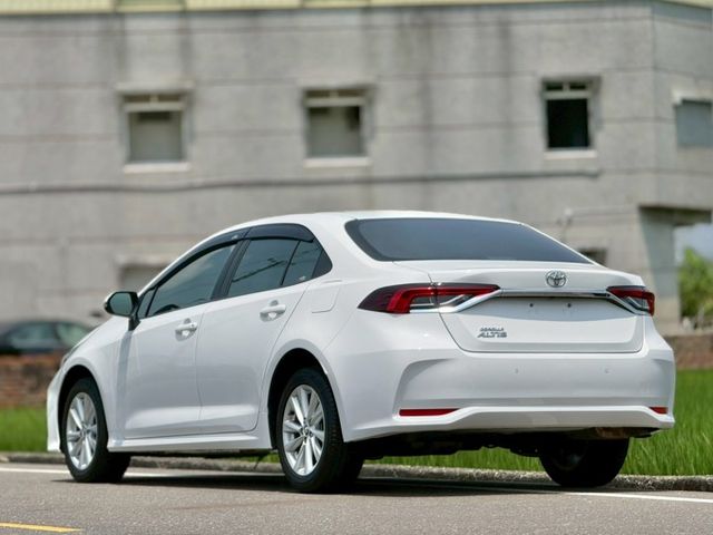 24年式｜超省油神車好養好開妥｜善率高｜摸門、免鑰匙、ACC、抬顯、前後雷達、倒車顯影​、恆溫空調  第18張相片