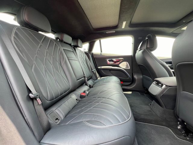 EQS450新能源時代來臨-純電車｜買就送充電樁｜老闆實測充滿電可行駛770km  第8張相片