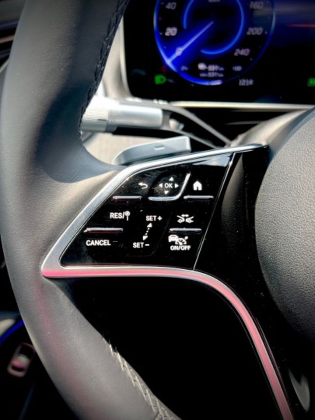 EQS450新能源時代來臨-純電車｜買就送充電樁｜老闆實測充滿電可行駛770km  第11張相片