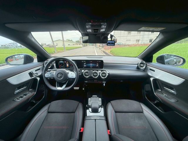 SB獵跑帥氣登場｜夜色套件吸睛首選｜車況優配備齊全｜AMG夜色、雙前門摸門解、免鑰匙、23P、360環景、盲點​、電尾門  第5張相片