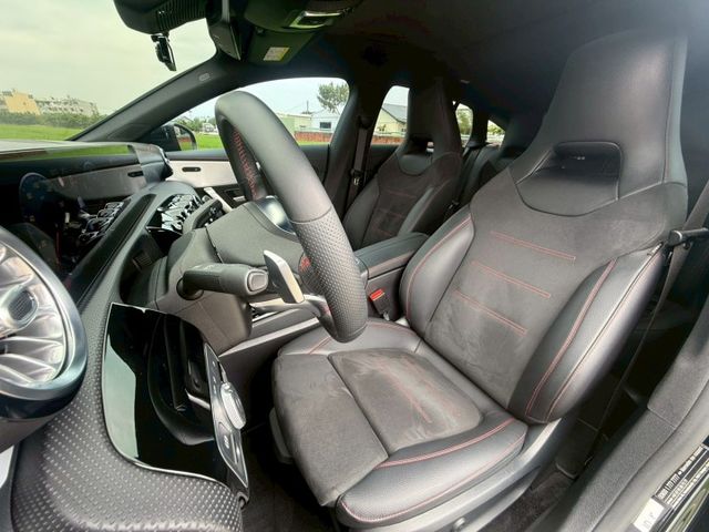 SB獵跑帥氣登場｜夜色套件吸睛首選｜車況優配備齊全｜AMG夜色、雙前門摸門解、免鑰匙、23P、360環景、盲點​、電尾門  第7張相片