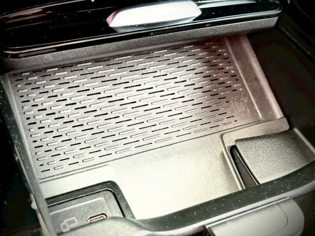 SB獵跑帥氣登場｜夜色套件吸睛首選｜車況優配備齊全｜AMG夜色、雙前門摸門解、免鑰匙、23P、360環景、盲點​、電尾門  第15張相片