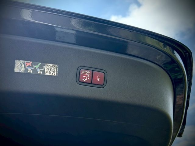 總代理｜超美掀背休旅車｜AMG、48V輕油電、摸門、LED頭燈、P20進階跟車系統、360環景、前後雷達、倒車顯影、腳踢  第17張相片