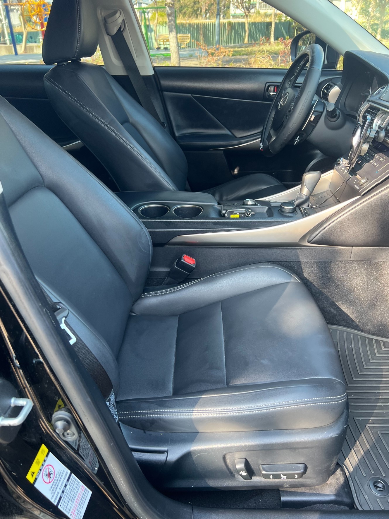 2014年Lexus IS300h  第5張相片