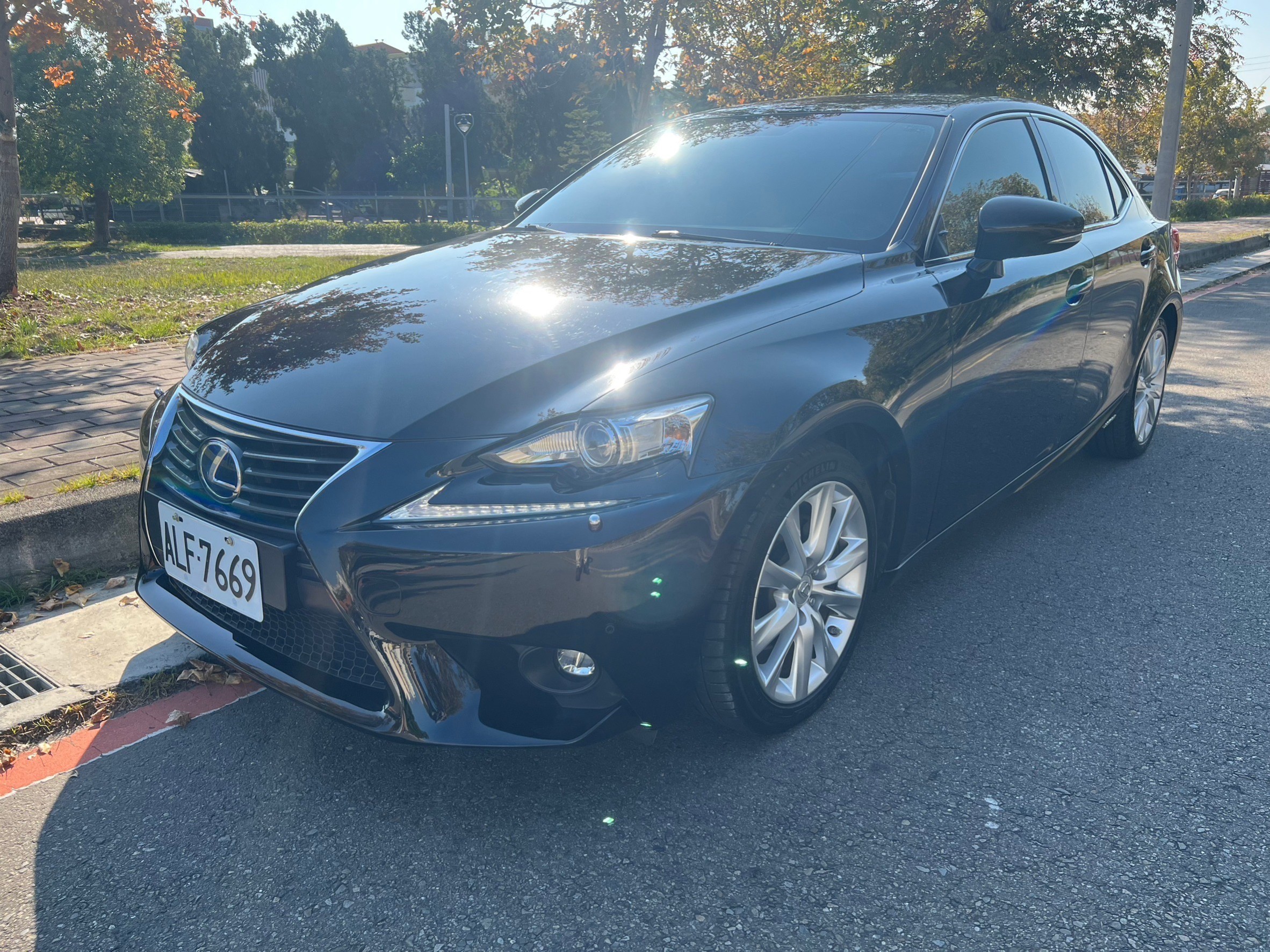 2014年Lexus IS300h  第9張相片