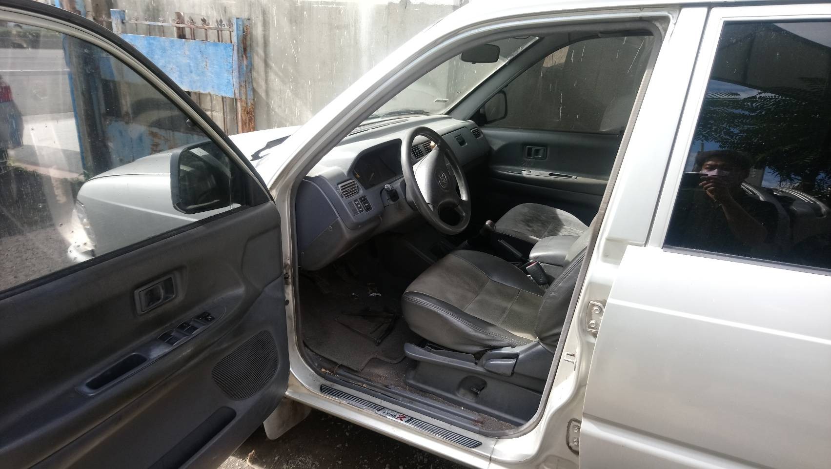 2004年TOYOTA surf新瑞獅  第4張相片