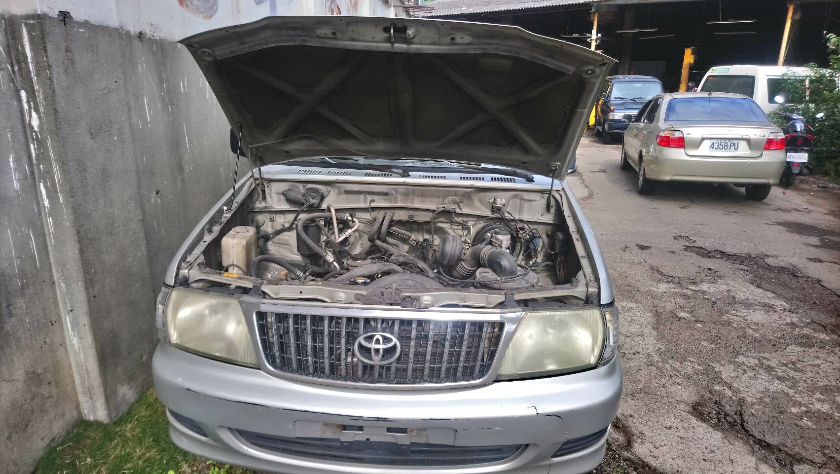 2004年TOYOTA surf新瑞獅  第7張相片