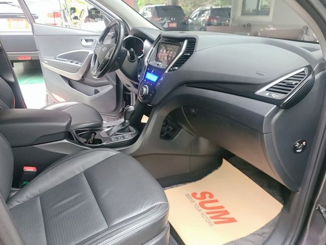 大空間休旅車 柴油 4輪傳動 藍芽 倒車顯影 記憶座椅 歡迎來電賞車 蔡先生0937-265276  第12張相片