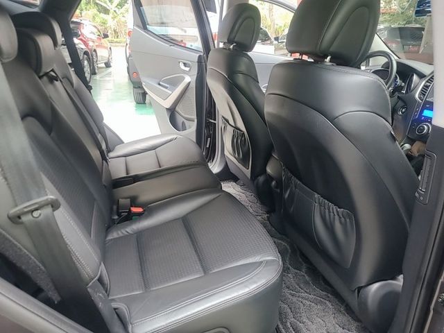 大空間休旅車 柴油 4輪傳動 藍芽 倒車顯影 記憶座椅 歡迎來電賞車 蔡先生0937-265276  第19張相片