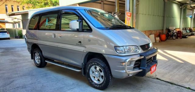 大空間商務車 7人座 4輪傳動 歡迎來電賞車 蔡先生0937-265276  第1張相片
