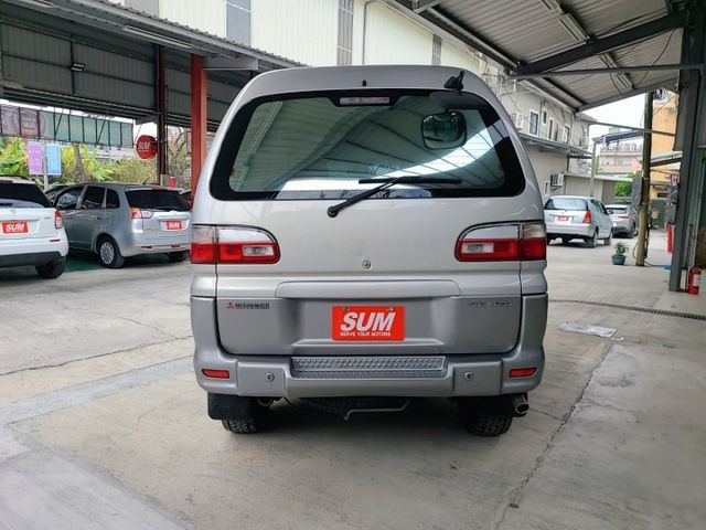 大空間商務車 7人座 4輪傳動 歡迎來電賞車 蔡先生0937-265276  第6張相片