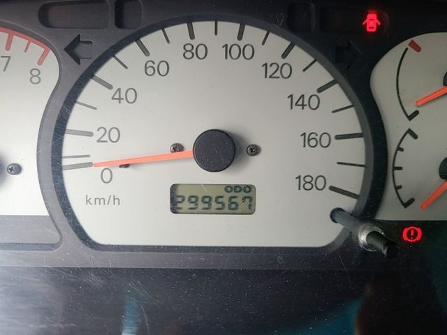 大空間商務車 7人座 4輪傳動 歡迎來電賞車 蔡先生0937-265276  第10張相片