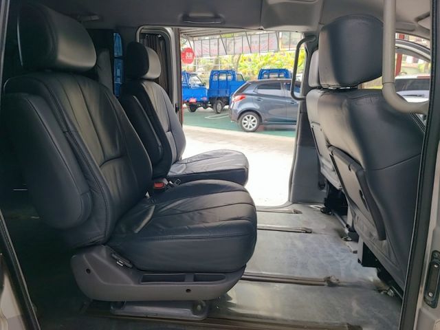 大空間商務車 7人座 4輪傳動 歡迎來電賞車 蔡先生0937-265276  第13張相片