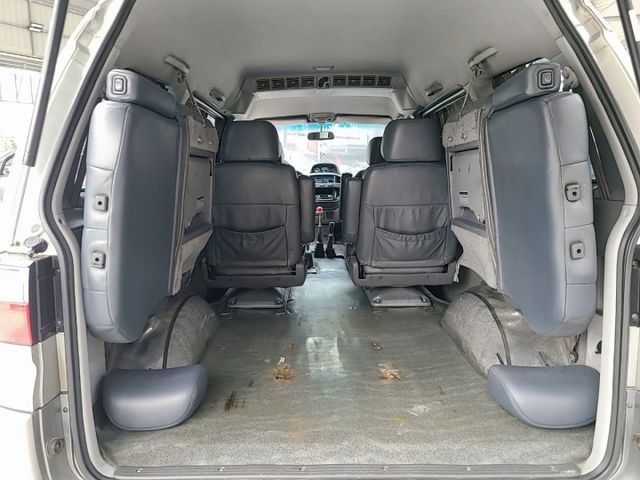 大空間商務車 7人座 4輪傳動 歡迎來電賞車 蔡先生0937-265276  第15張相片