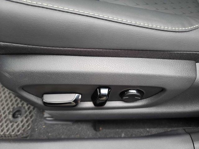 全車原廠保養 正一手車 菁英PLUS版本 藍芽 倒車顯影 定速 歡迎來電賞車蔡先生0937-265276  第11張相片