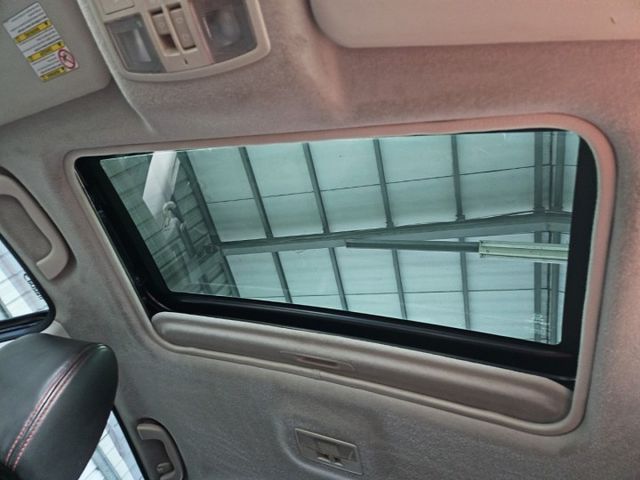 CP值超高 價錢便宜代步神車 藍芽 倒車顯影 衛星導航 定速歡迎來電賞車蔡先生0937-265-276  第12張相片