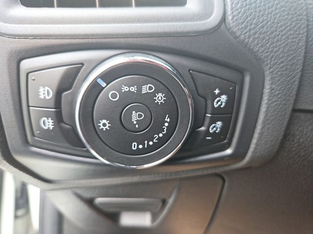 優質好車 定速 方向盤快撥鍵 倒車雷達 歡迎來電賞車 蔡先生0937-265-276  第12張相片