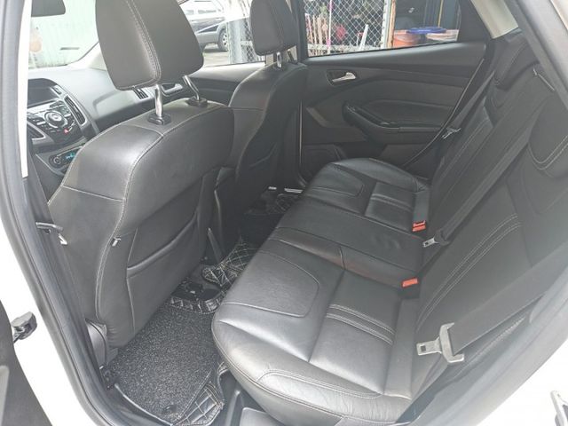優質好車 定速 方向盤快撥鍵 倒車雷達 歡迎來電賞車 蔡先生0937-265-276  第15張相片