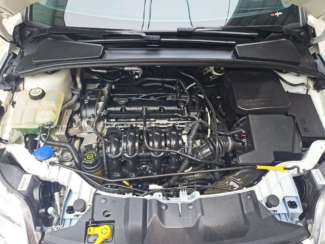 優質好車 定速 方向盤快撥鍵 倒車雷達 歡迎來電賞車 蔡先生0937-265-276  第17張相片
