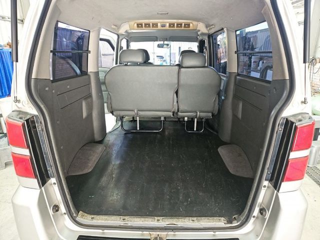 8人座證件 4輪傳動 稀有車 需第三排椅子+購8000 蔡先生0937-265-276  第10張相片