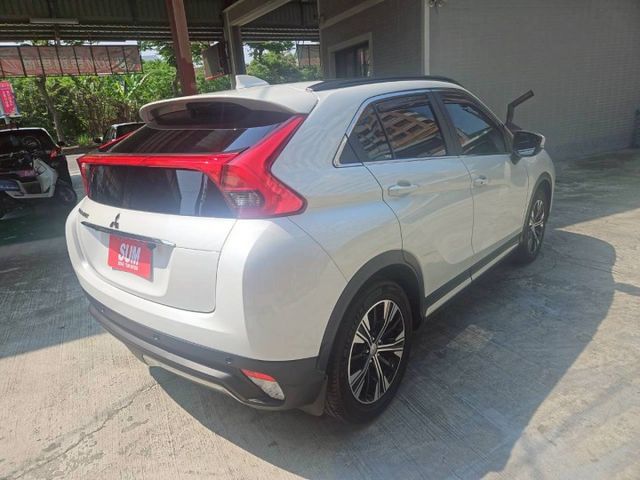 4WD 導航 藍芽 換檔撥片 電動尾門CP值超高 歡迎來電賞車蔡先生0937-265-276  第6張相片