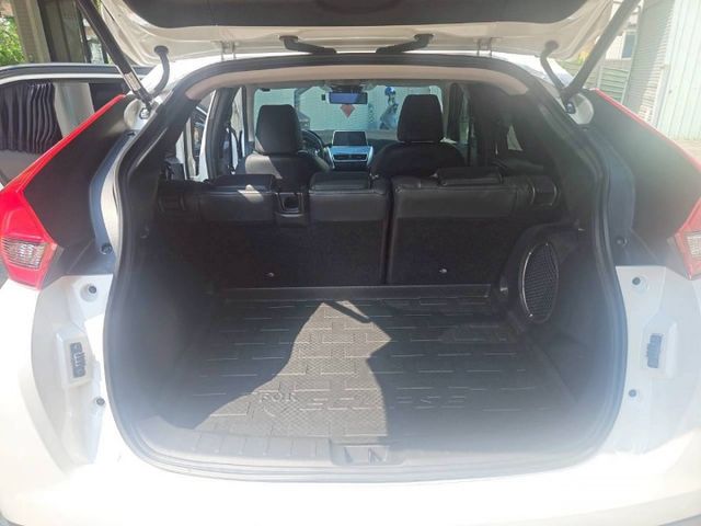 4WD 導航 藍芽 換檔撥片 電動尾門CP值超高 歡迎來電賞車蔡先生0937-265-276  第9張相片