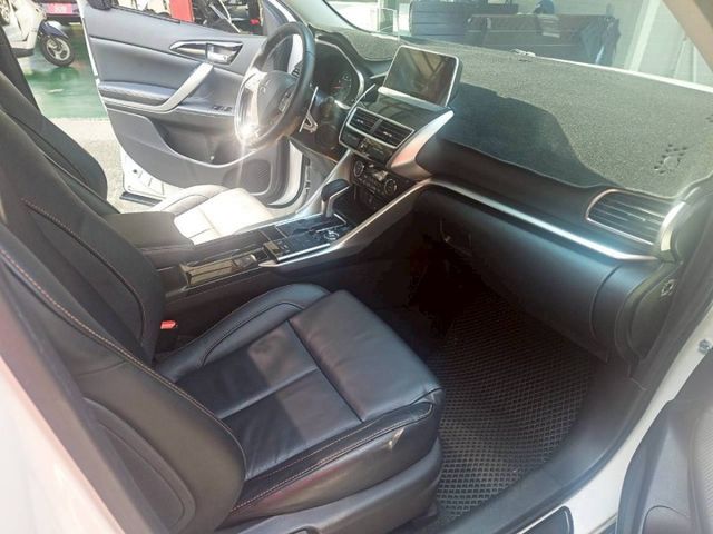 4WD 導航 藍芽 換檔撥片 電動尾門CP值超高 歡迎來電賞車蔡先生0937-265-276  第14張相片