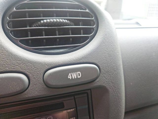 1.2 低里程 4WD歡迎來電賞車 蔡先生0937-265-276  第8張相片