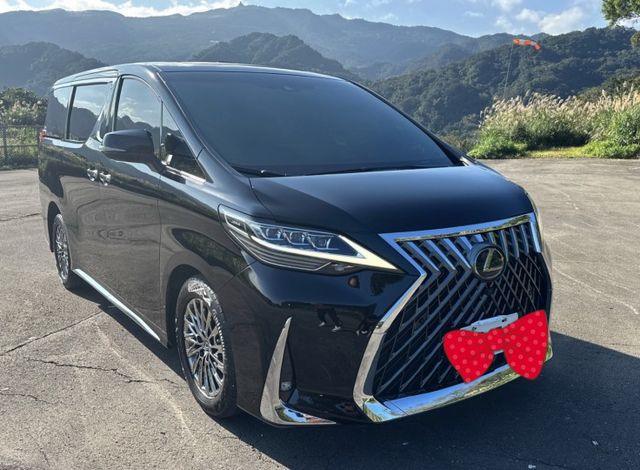 七人座 總裁座艙2.5油電 實跑32000公里保證 (無法認證 )  絕對舒適  等你入手 歡迎來店賞車  第3張相片