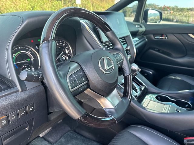 七人座 總裁座艙2.5油電 實跑32000公里保證 (無法認證 )  絕對舒適  等你入手 歡迎來店賞車  第7張相片