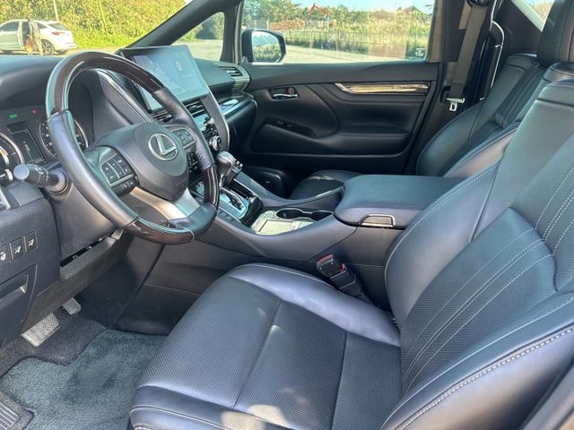 七人座 總裁座艙2.5油電 實跑32000公里保證 (無法認證 )  絕對舒適  等你入手 歡迎來店賞車  第9張相片