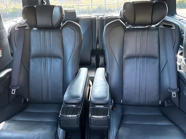 七人座 總裁座艙2.5油電 實跑32000公里保證 (無法認證 )  絕對舒適  等你入手 歡迎來店賞車  第12張相片