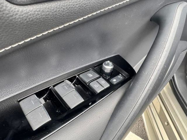 保證全車原漆原版件 保證實跑7萬多公里 合約有保固 買車有保障 歡迎來店賞車  第12張相片