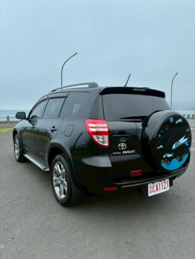 2011年 RAV4 黑色 「旅行好夥伴」「旅行代步首選，省油有力又舒適」歡迎來店賞車  第6張相片