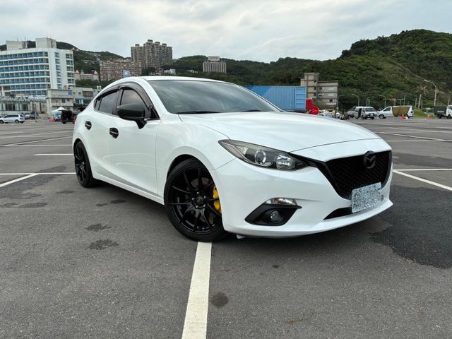 2016年  馬三 白色「保證原鈑」配備：改裝鋁圈/免鑰匙//改裝卡鉗/碟盤升 里程：10萬(保證實際里程)歡迎來店賞車  第2張相片