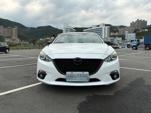 2016年  馬三 白色「保證原鈑」配備：改裝鋁圈/免鑰匙//改裝卡鉗/碟盤升 里程：10萬(保證實際里程)歡迎來店賞車  第3張相片