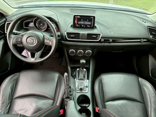 2016年  馬三 白色「保證原鈑」配備：改裝鋁圈/免鑰匙//改裝卡鉗/碟盤升 里程：10萬(保證實際里程)歡迎來店賞車  第7張相片