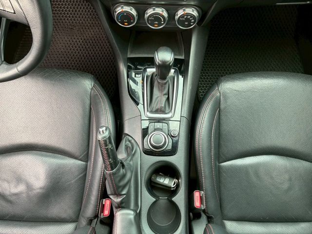 2016年  馬三 白色「保證原鈑」配備：改裝鋁圈/免鑰匙//改裝卡鉗/碟盤升 里程：10萬(保證實際里程)歡迎來店賞車  第9張相片