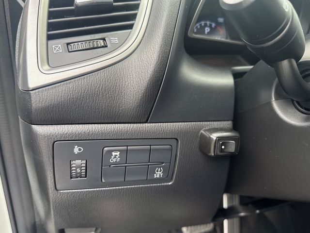 2016年  馬三 白色 「保證原鈑」里程：18萬（保證里程）配備：鋁圈/皮椅/野馬日行燈/免鑰匙等 歡迎來店賞車  第10張相片