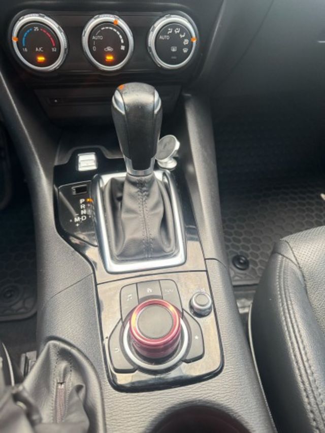 2016年  馬三 白色 「保證原鈑」里程：18萬（保證里程）配備：鋁圈/皮椅/野馬日行燈/免鑰匙等 歡迎來店賞車  第13張相片