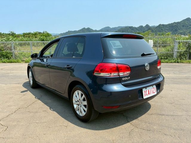 2012年 福斯 goif 深藍 里程：18萬 配備：鋁圈/液晶顯示器/倒車顯影/液晶影音系統/霧燈等⋯歡迎來店賞車  第6張相片