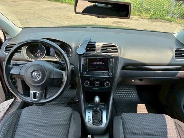 2012年 福斯 goif 深藍 里程：18萬 配備：鋁圈/液晶顯示器/倒車顯影/液晶影音系統/霧燈等⋯歡迎來店賞車  第7張相片